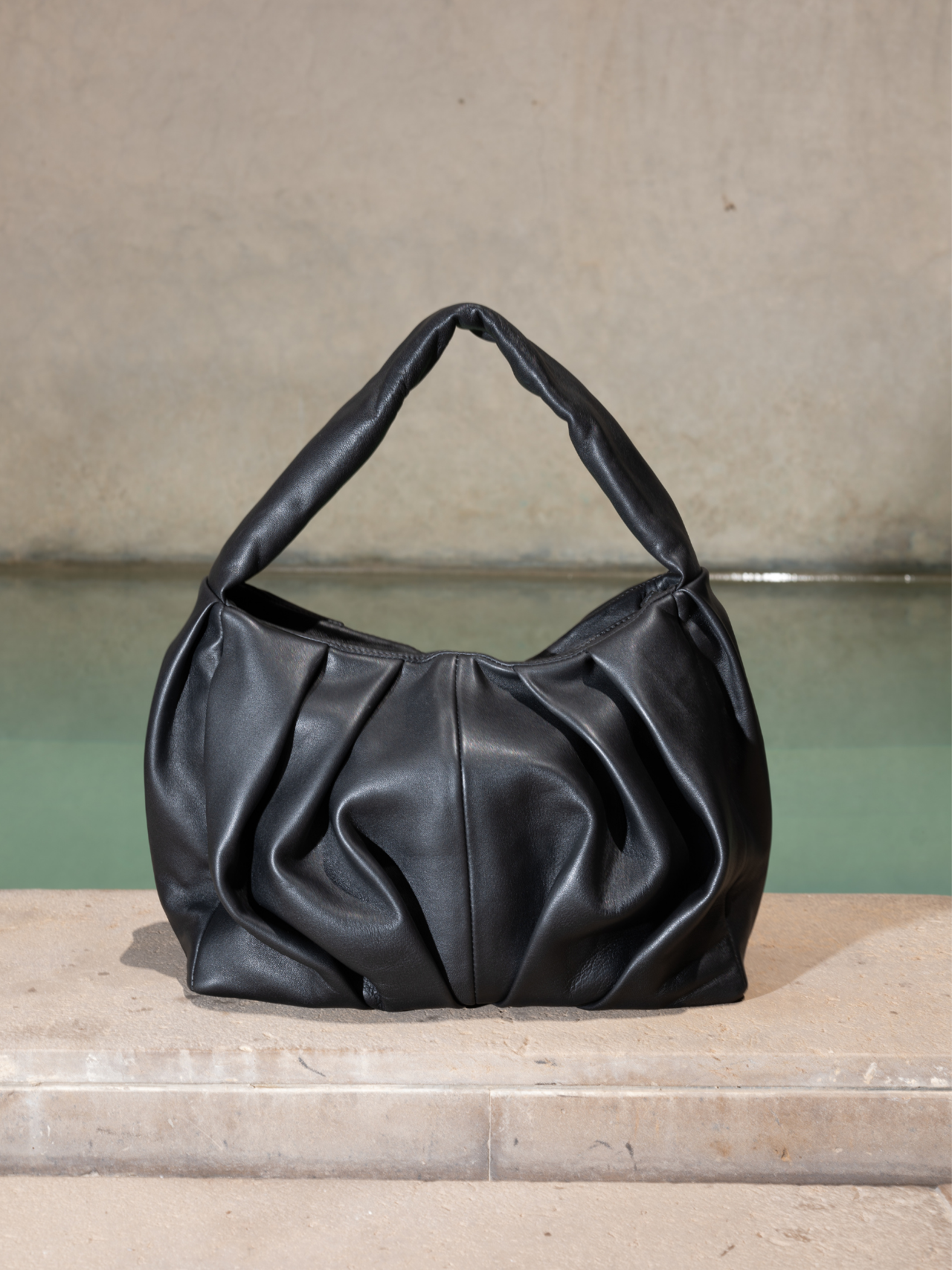 Leather puffy bag