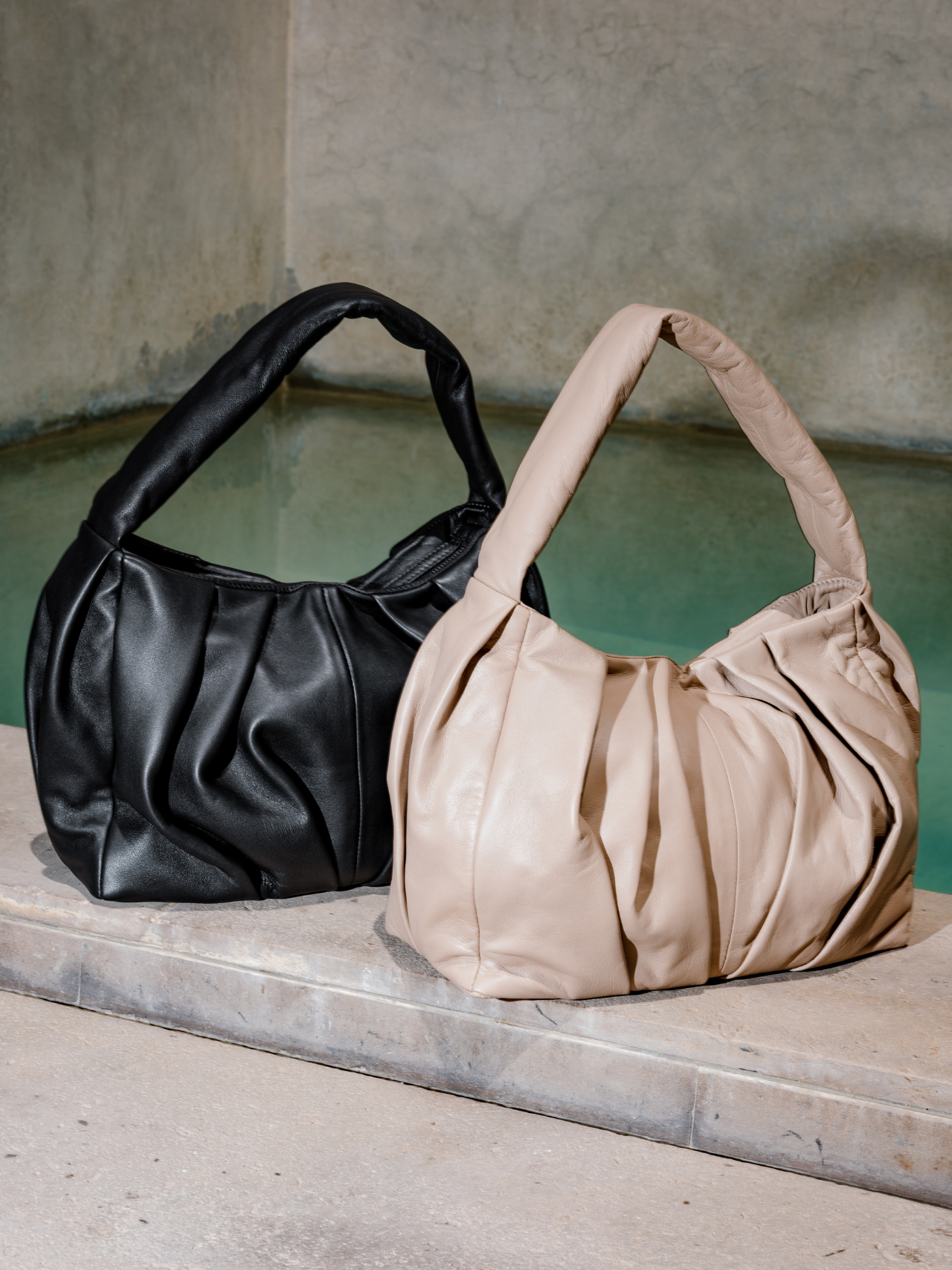 Leather puffy bag